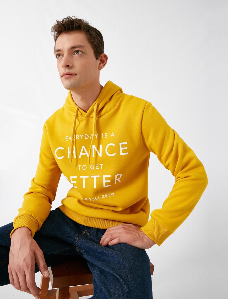   Kapüşonlu Uzun Kollu Slogan Baskılı Sweatshirt