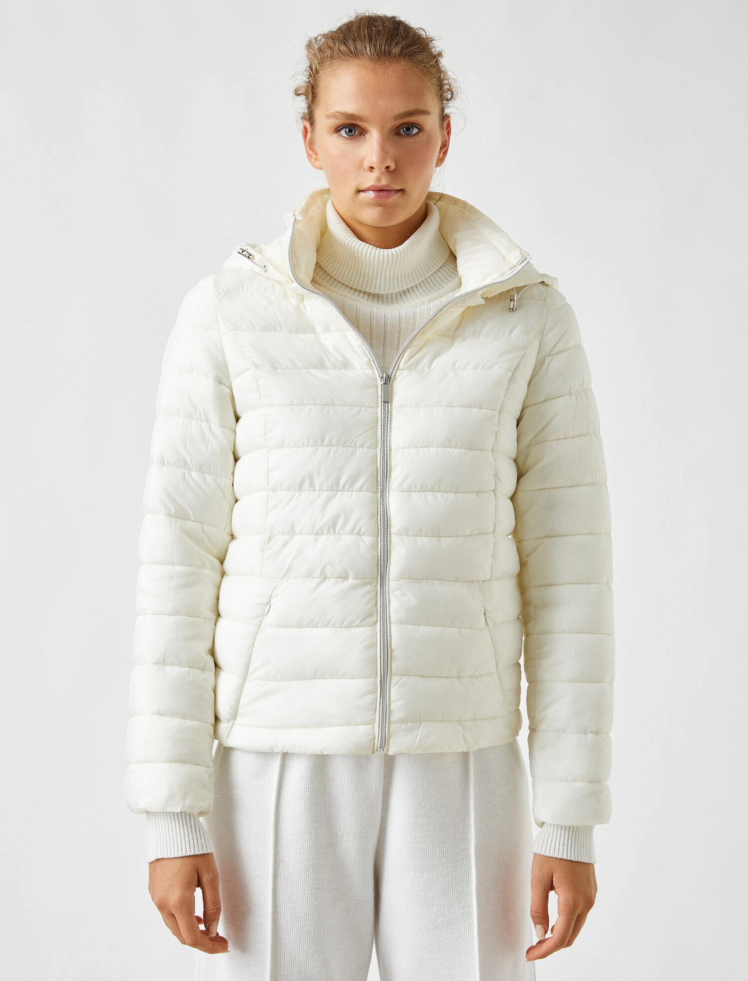 Kapüşonlu Fermuarlı Şişme Ceket