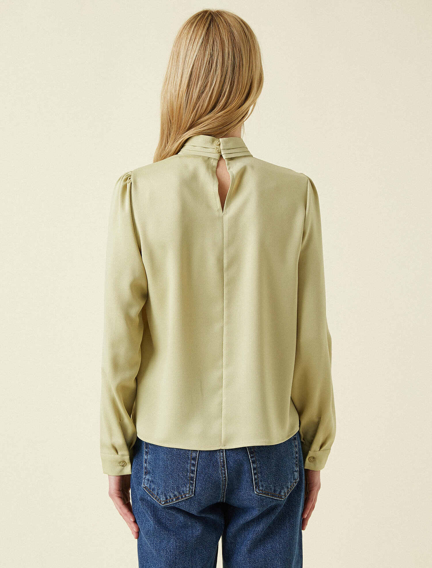   Fular Yaka Uzun Kollu Bluz