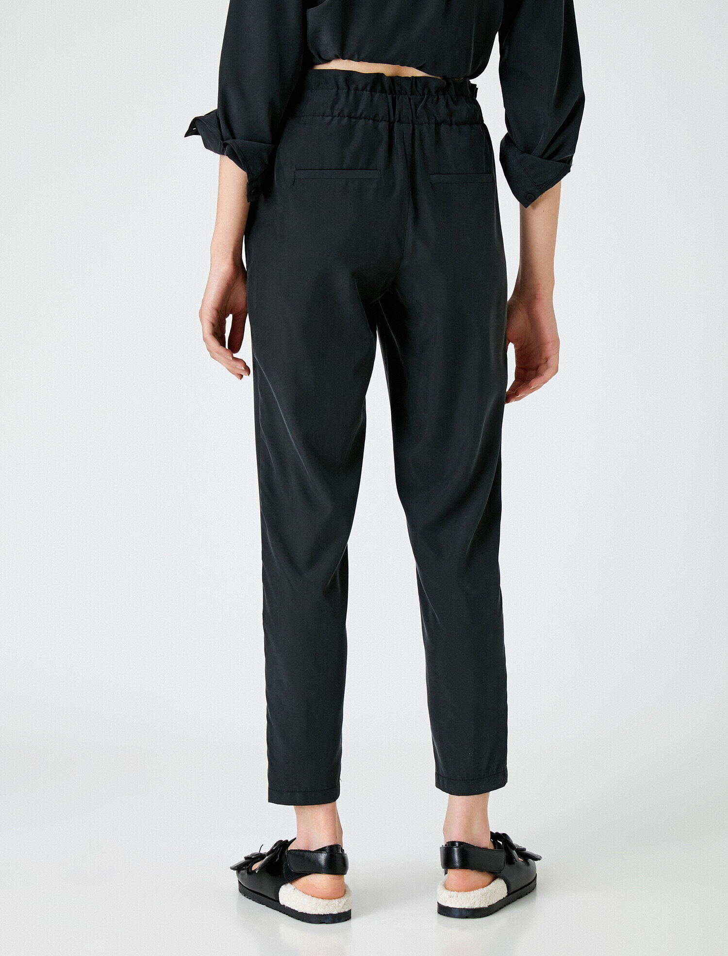   Düğme Detaylı Pantolon