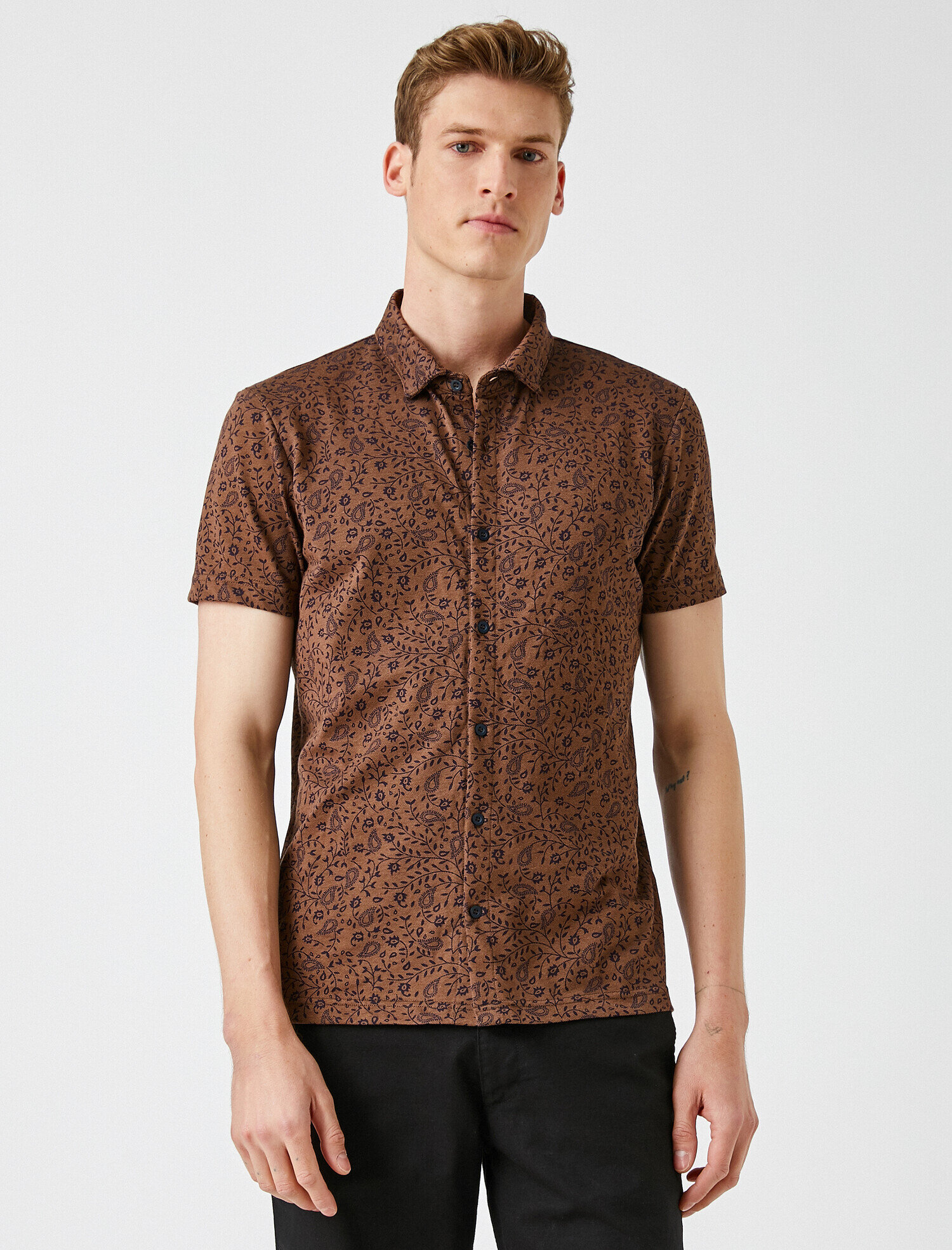 Kısa Kollu Gömlek Desenli