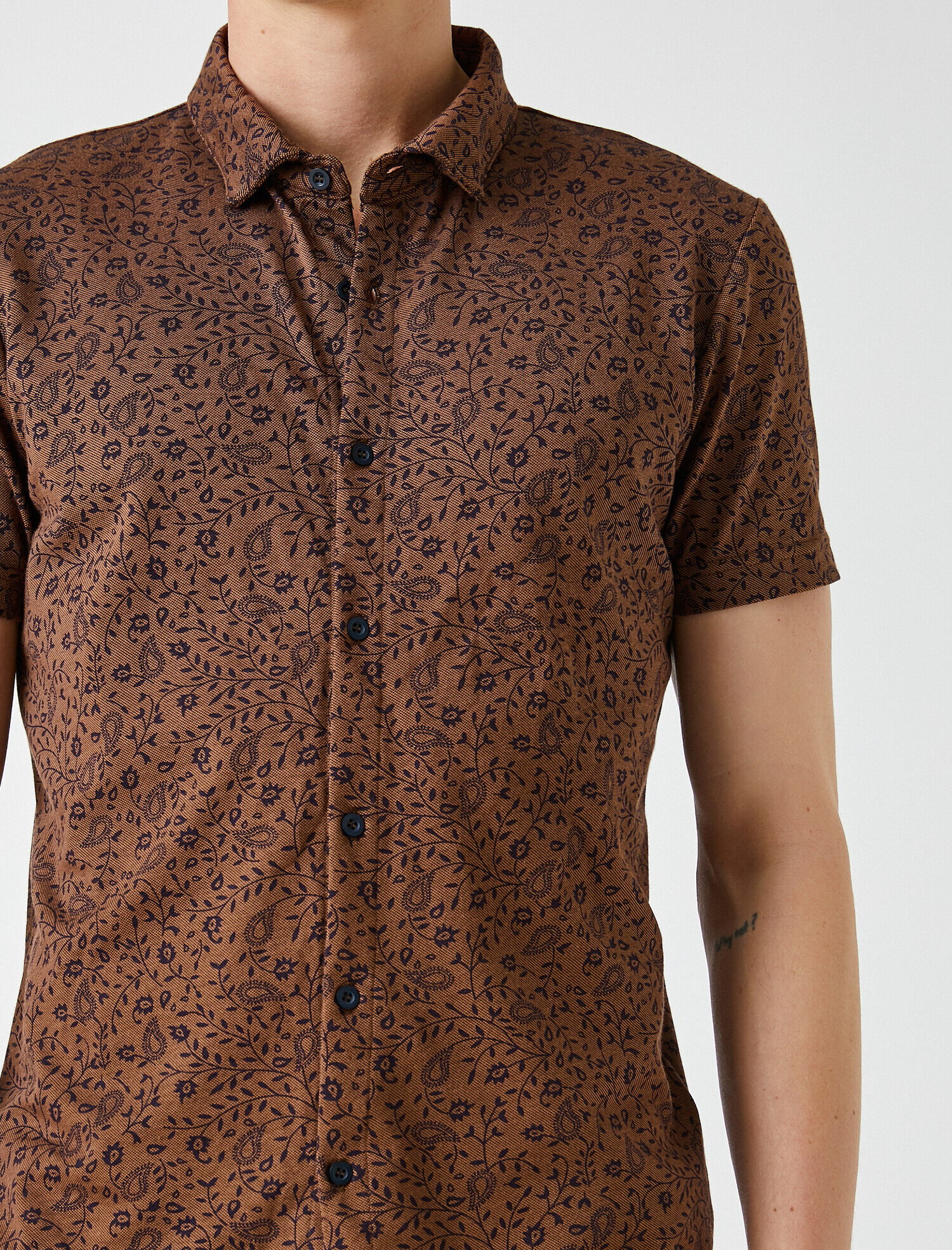 Kısa Kollu Gömlek Desenli