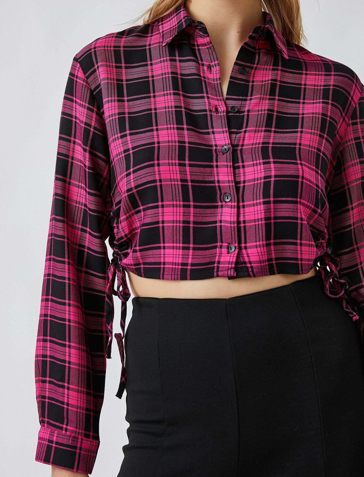   Ekoseli Büzgülü Crop Gömlek