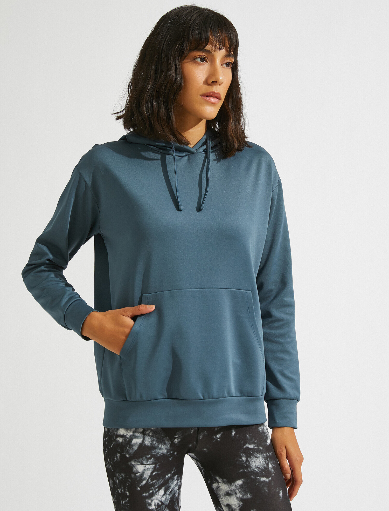   Kapüşonlu Cepli Sweatshirt