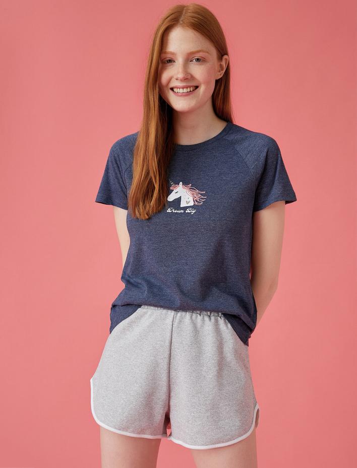  Unicorn Baskılı Tişört