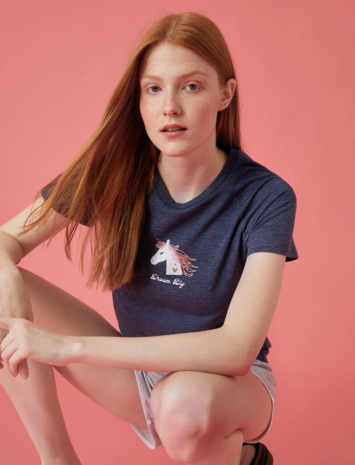  Unicorn Baskılı Tişört