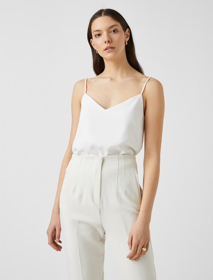  V Yaka Dikiş Detaylı Atlet