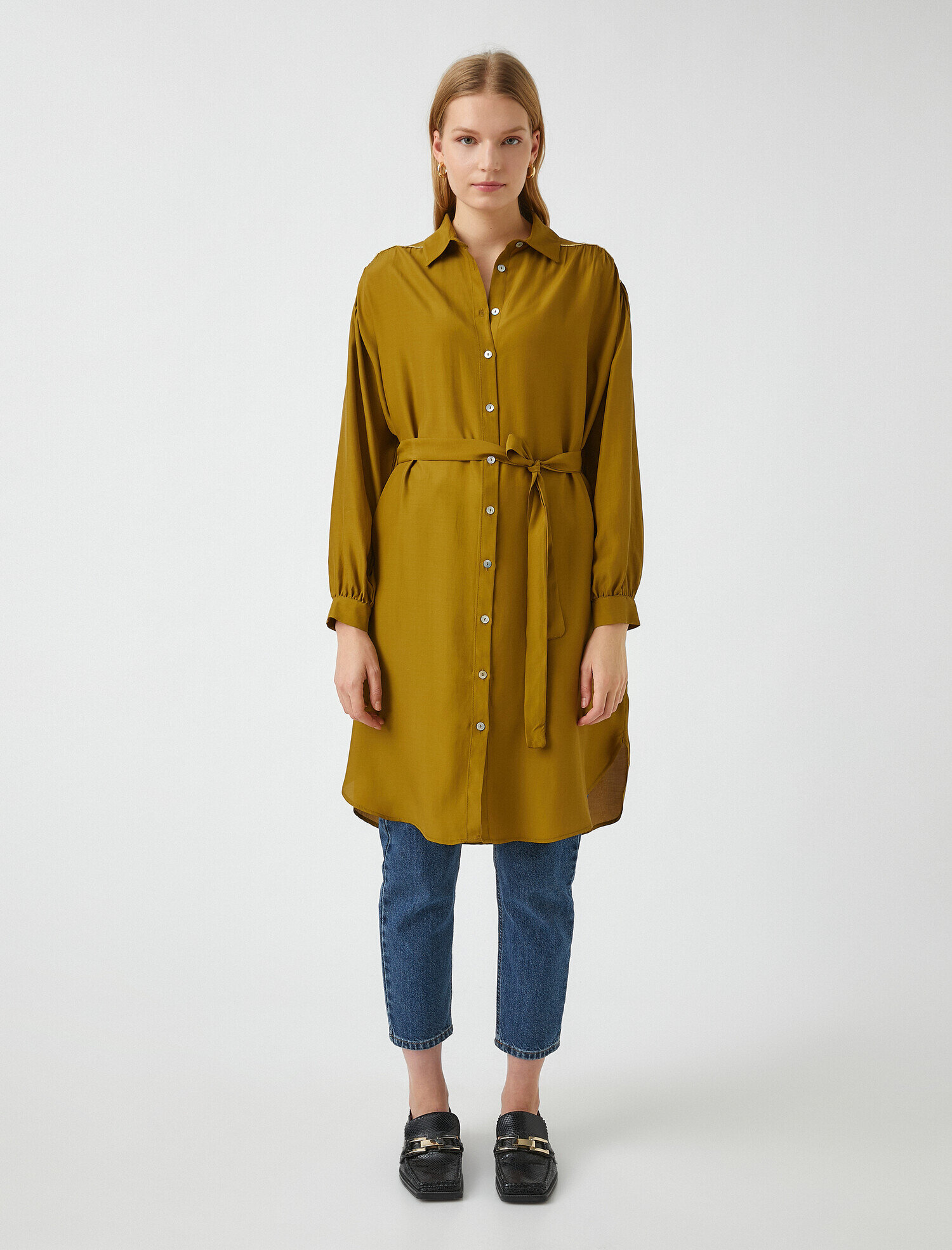   Kemer Detaylı Tunik