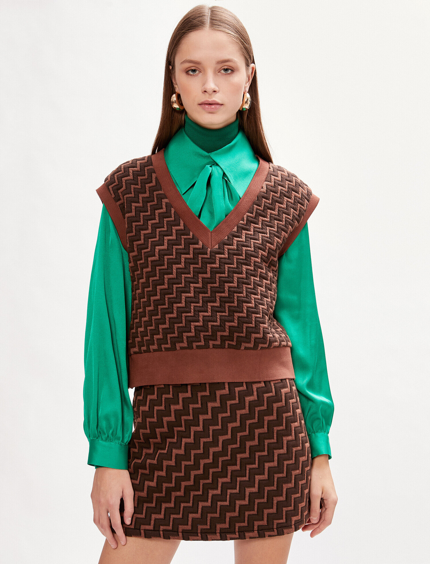   Zikzak Desenli V yaka Kolsuz Süveter