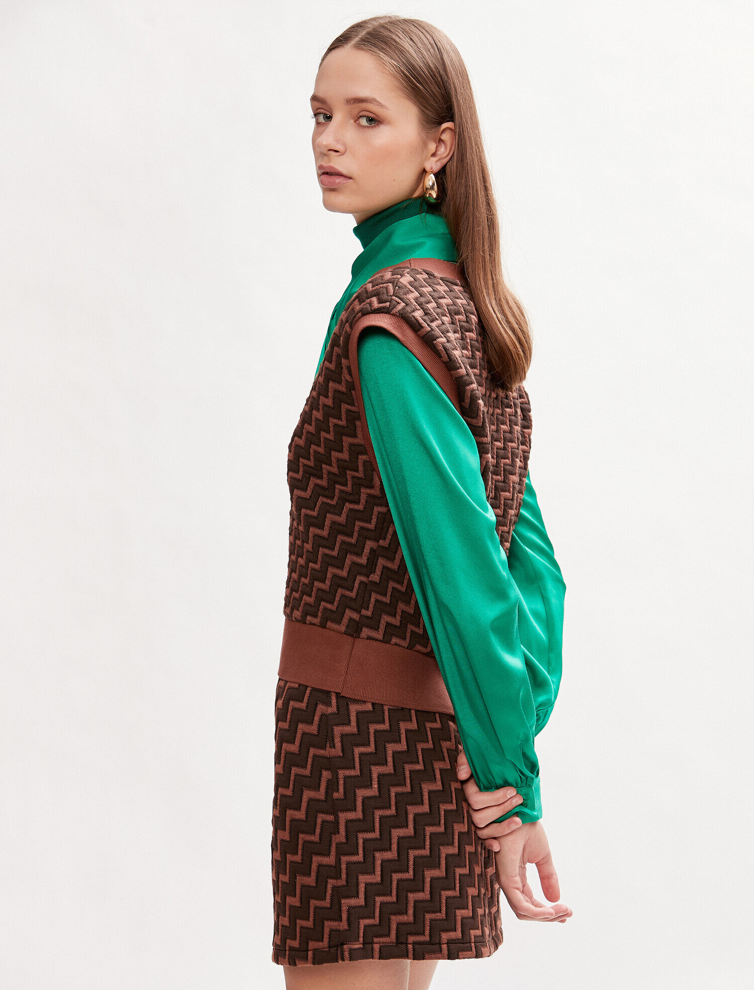   Zikzak Desenli V yaka Kolsuz Süveter