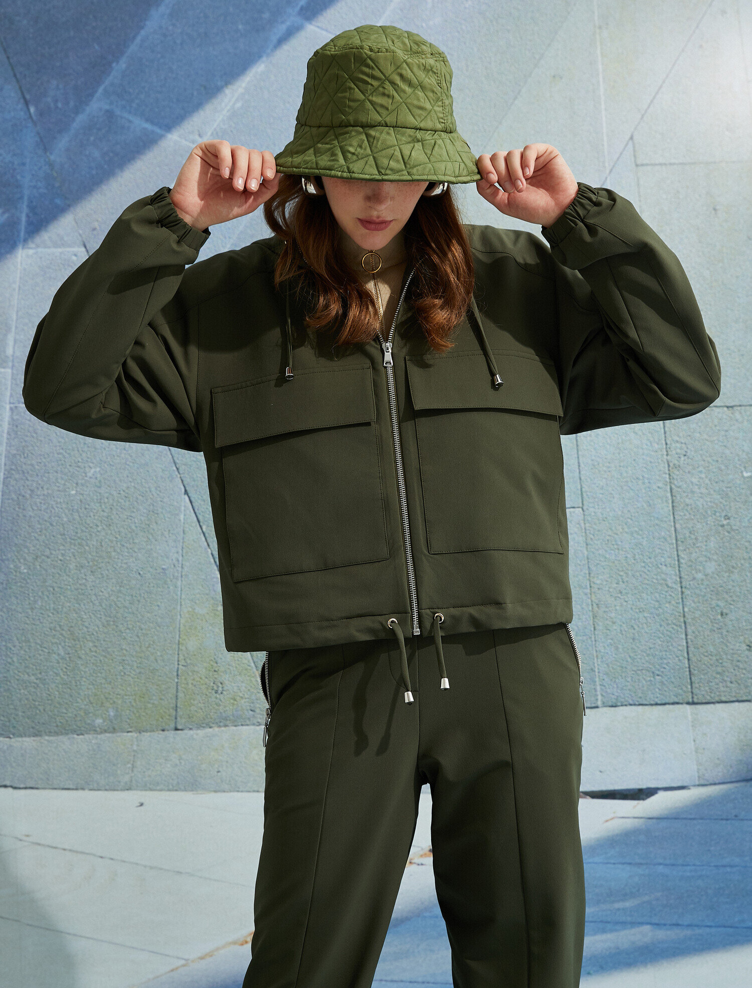   Kapüşonlu Kapaklı Cepli Fermuarlı Ceket