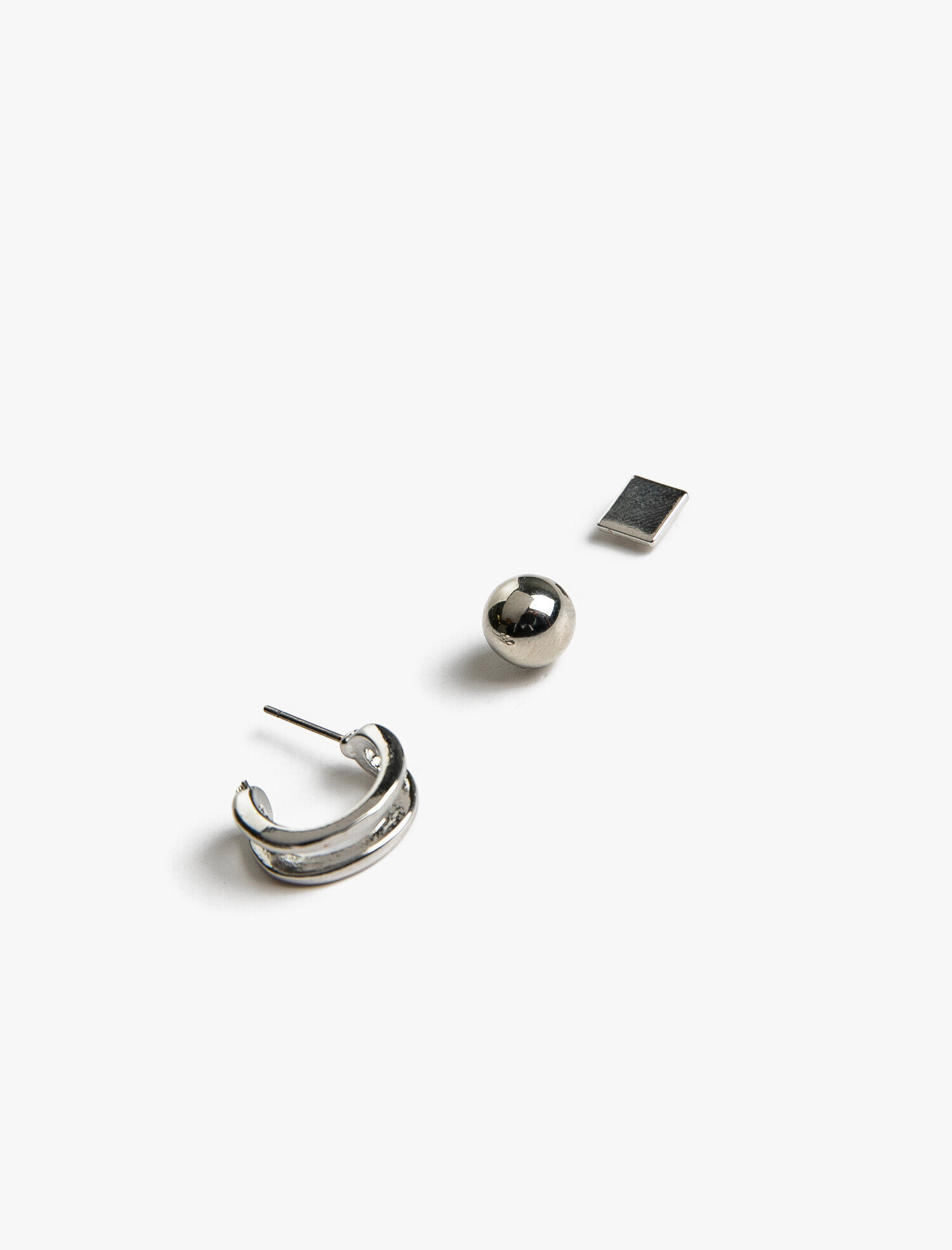  Kadın Metal Küpe Seti