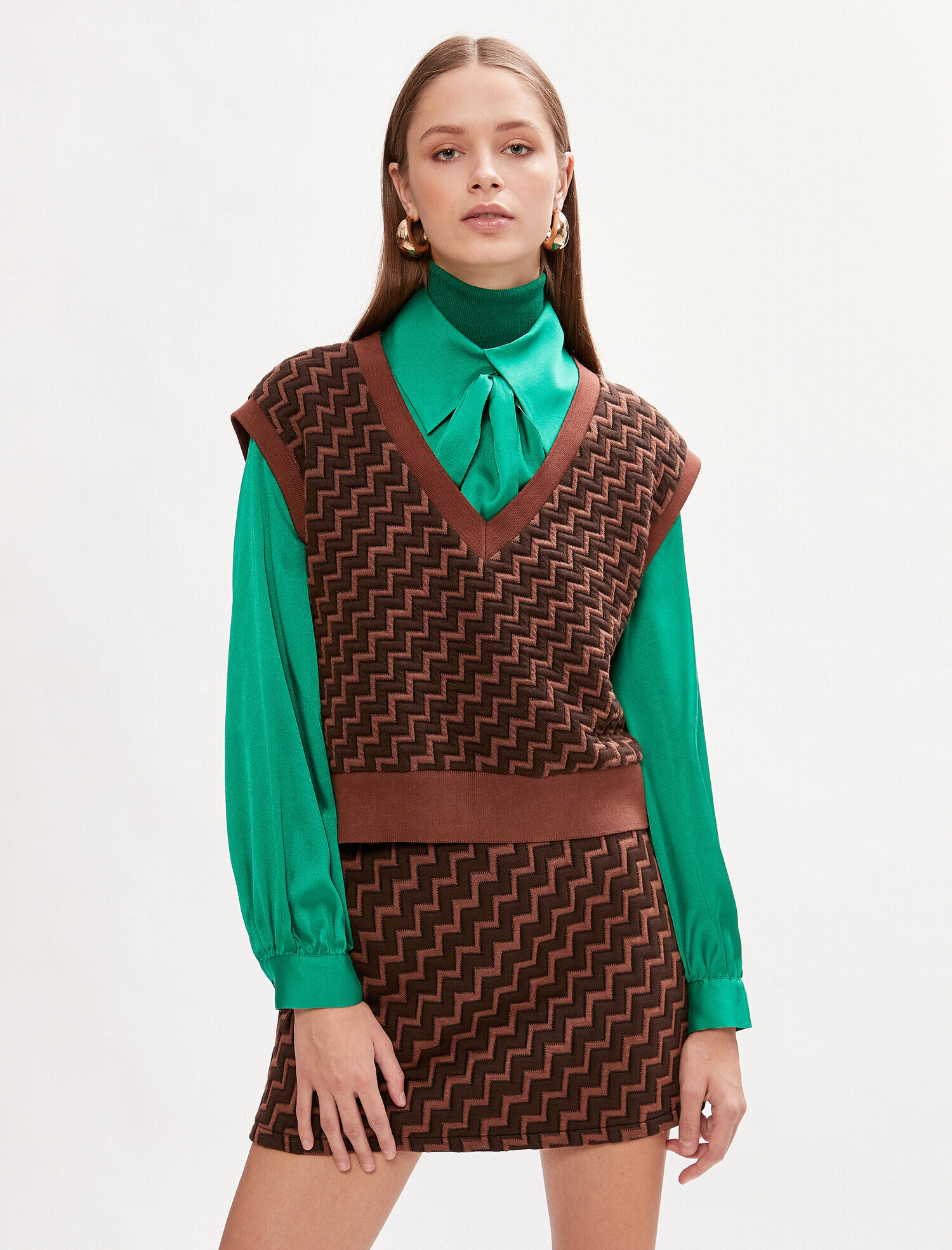   Zikzak Desenli V yaka Kolsuz Süveter