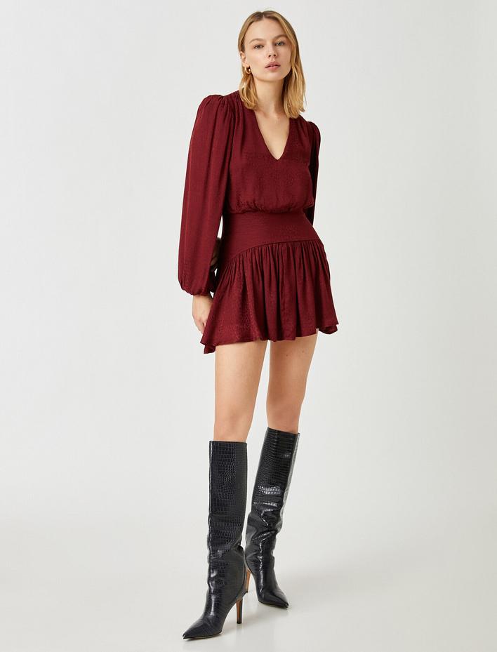  V Yaka Fırfırlı Mini Elbise