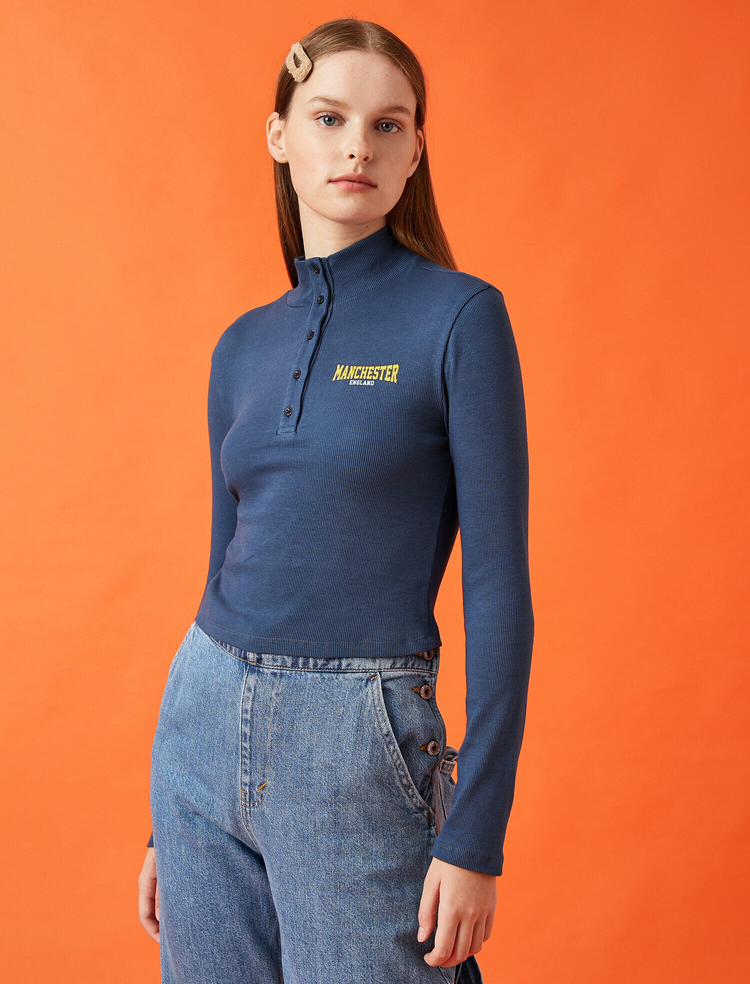   Uzun Kollu Tişört Dik Yaka Bakılı