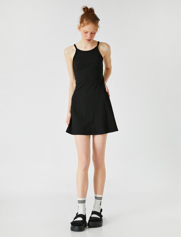  Sırt Detaylı Mini Elbise