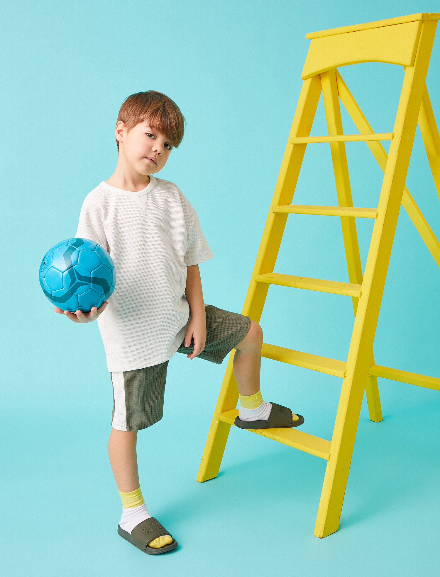  Erkek Çocuk Dokulu Renk Bloklu Şort Beli Bağcıklı