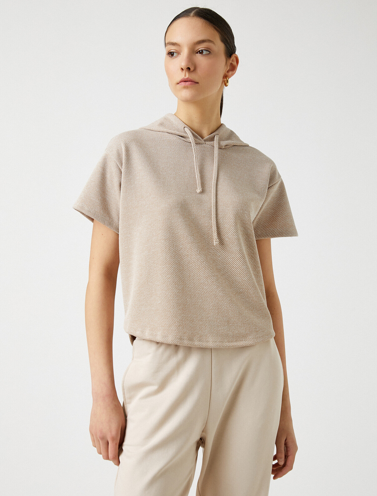   Kapüşonlu Kısa Kollu Tişört