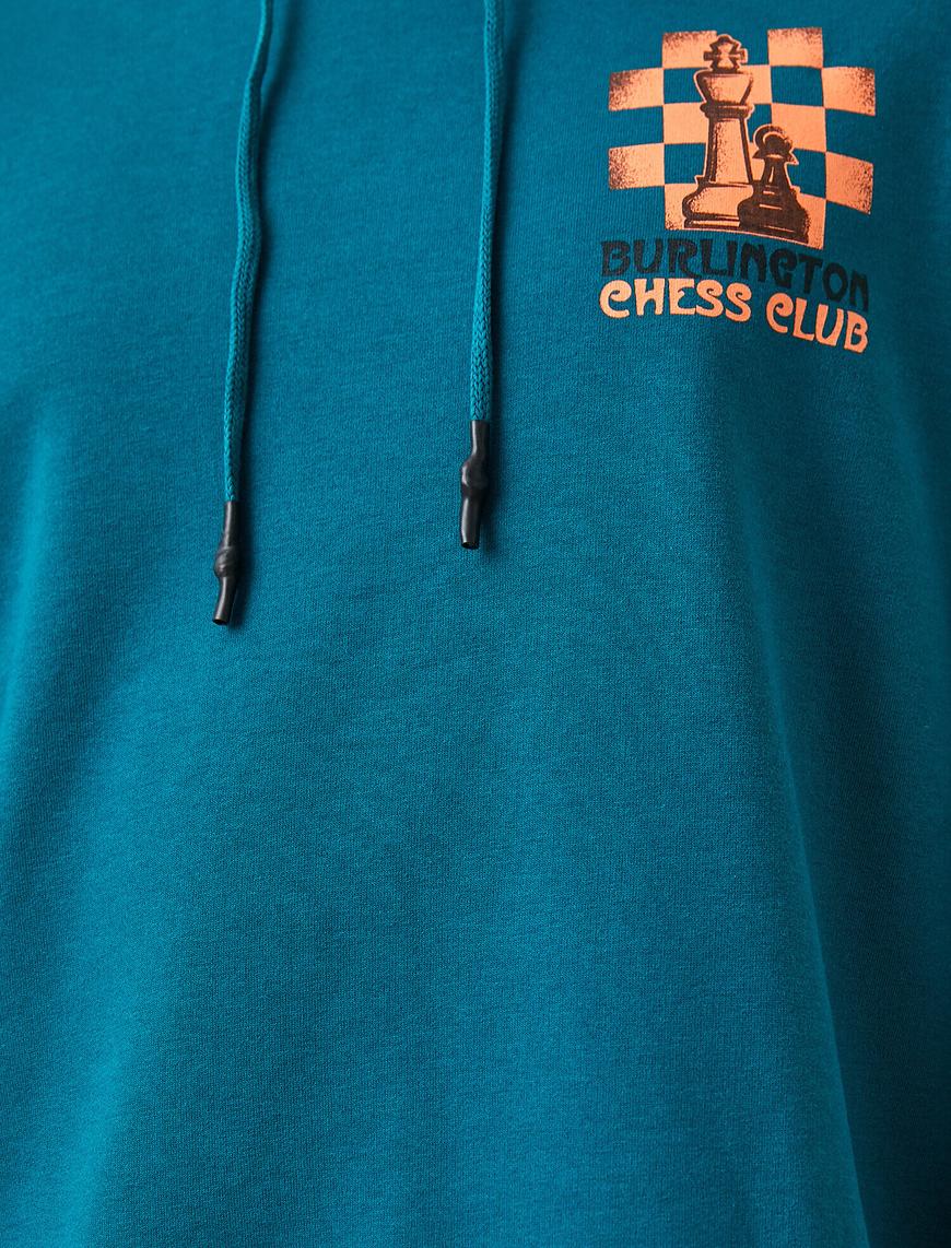   Satranç Arkası Baskılı Kapşonlu Sweatshirt