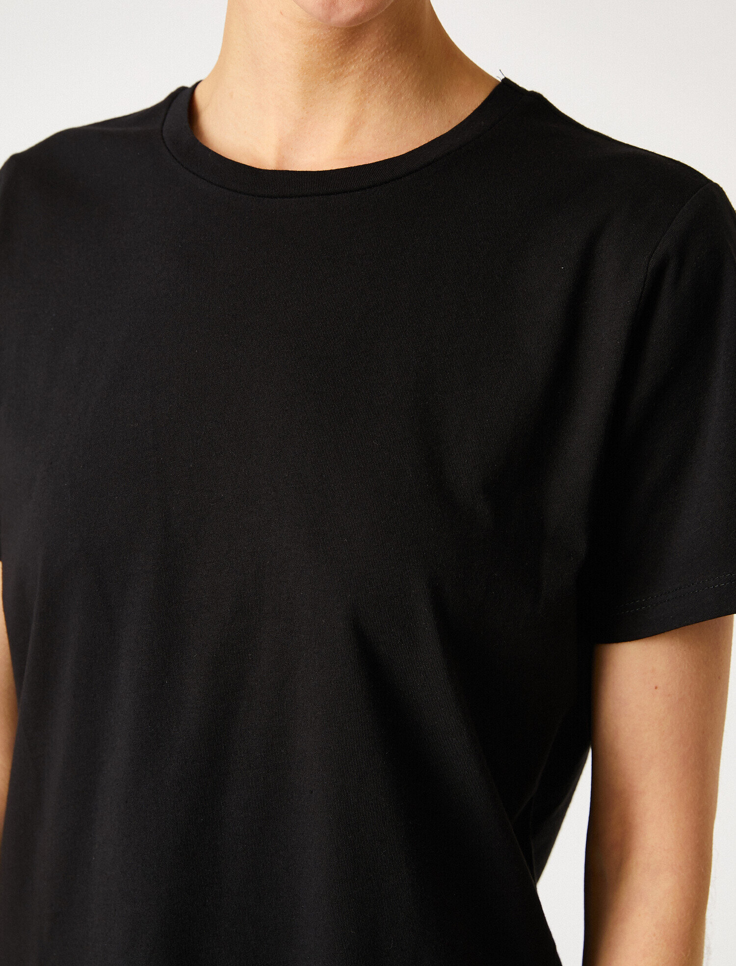   Bisiklet Yaka Kısa Kollu Pamuklu Basic Tişört