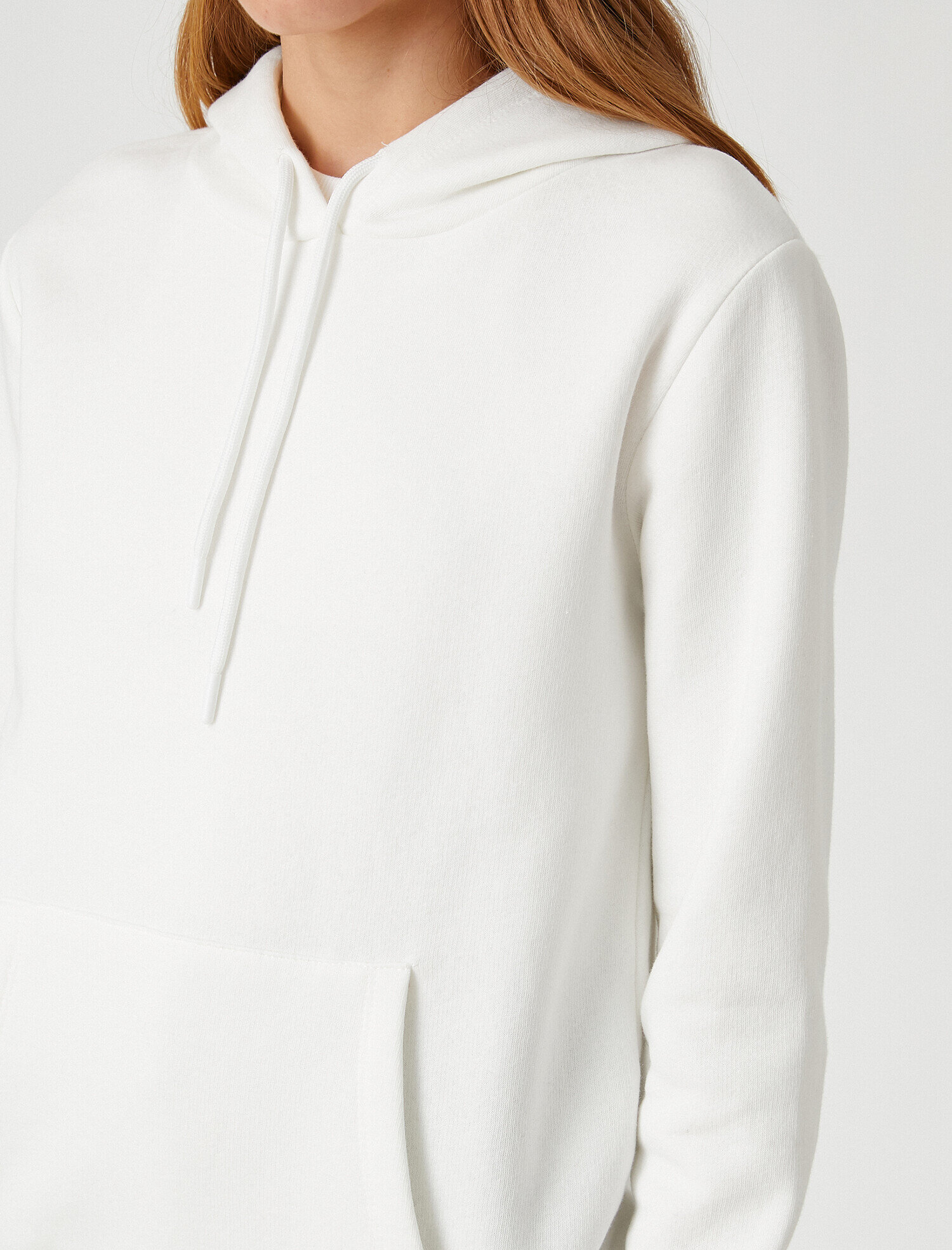   Uzun Kollu Kapüşonlu Cepli Sweatshirt