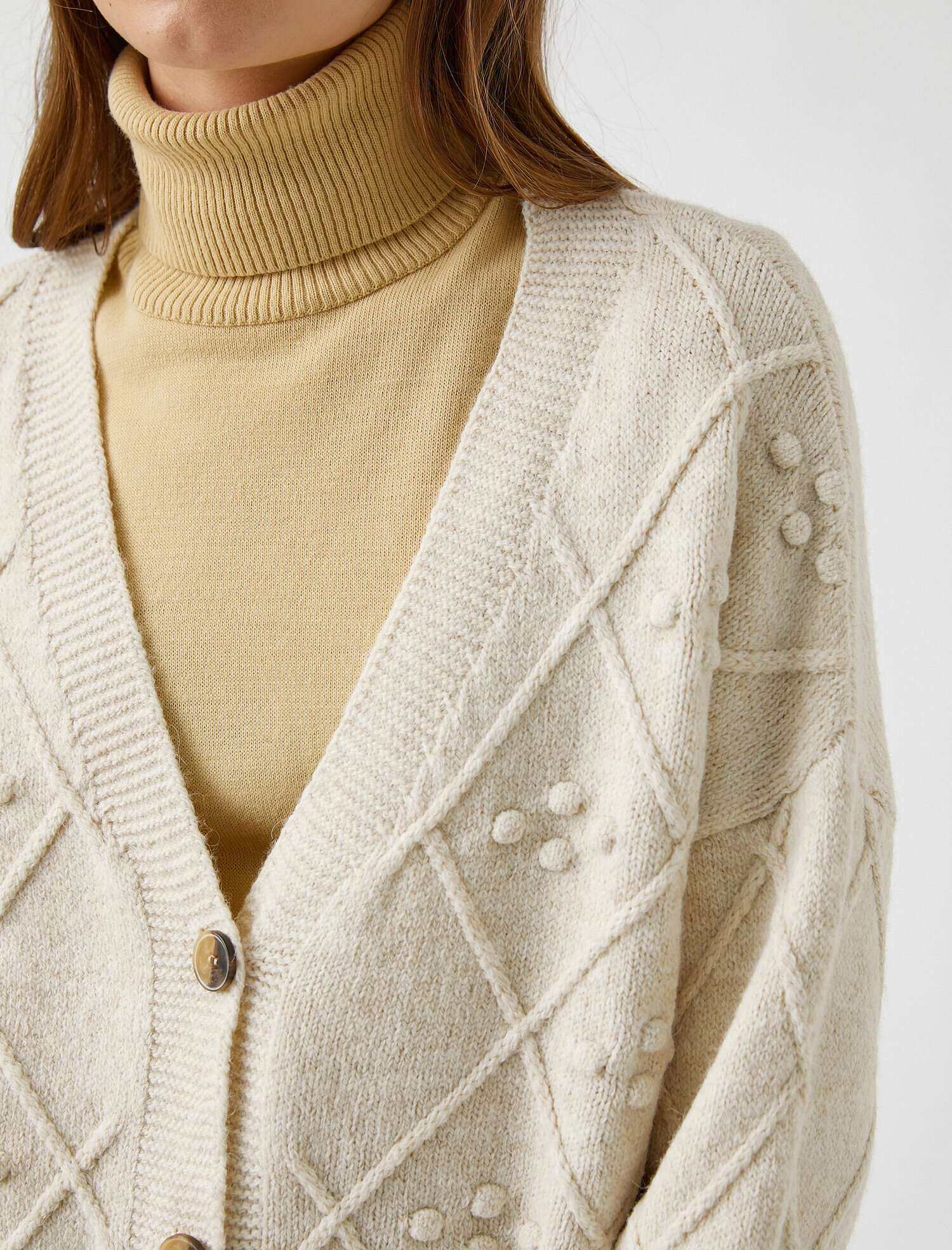   V Yaka Düğmeli Uzun Kollu Hırka