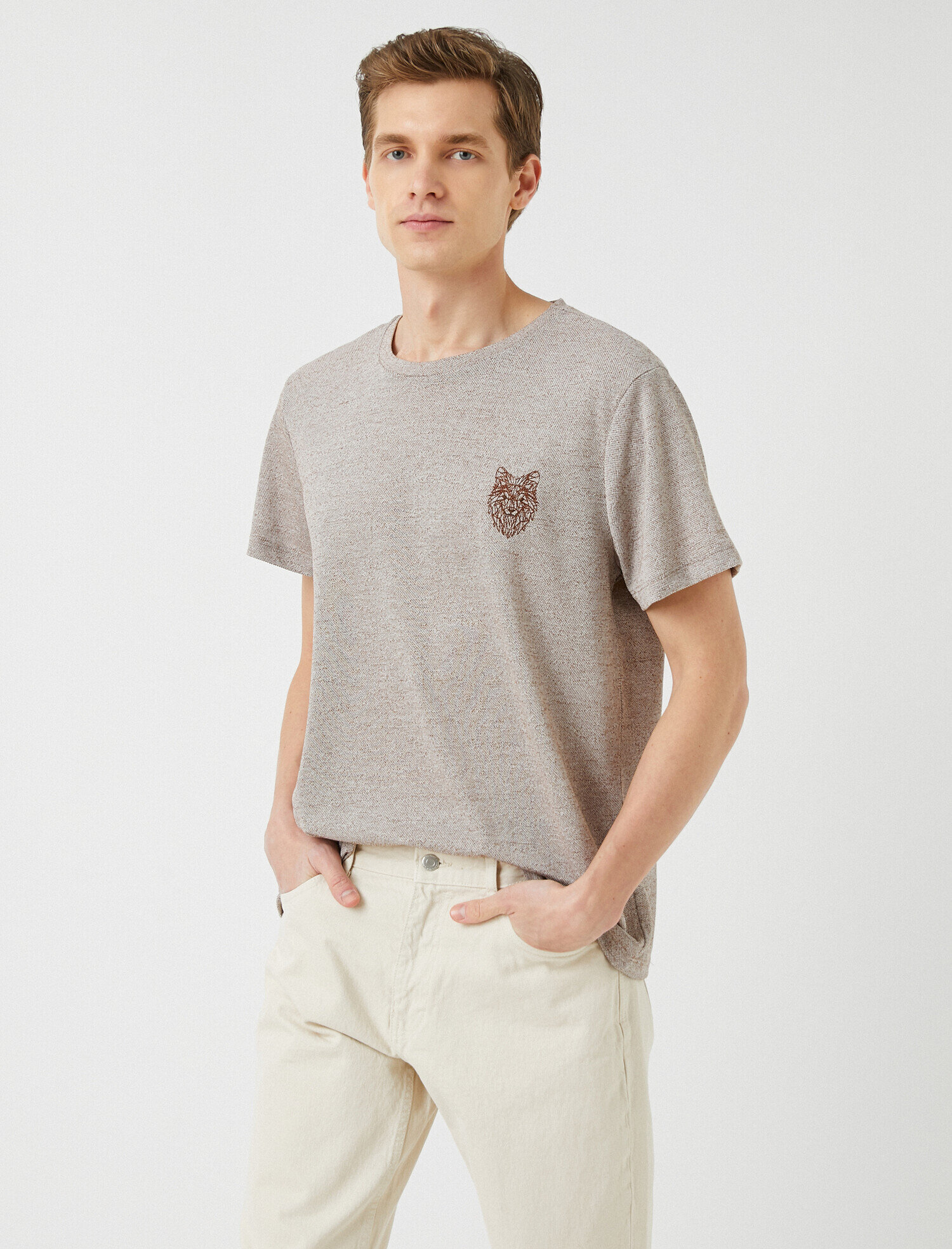   Dokulu Kurt İşlemeli Tişört