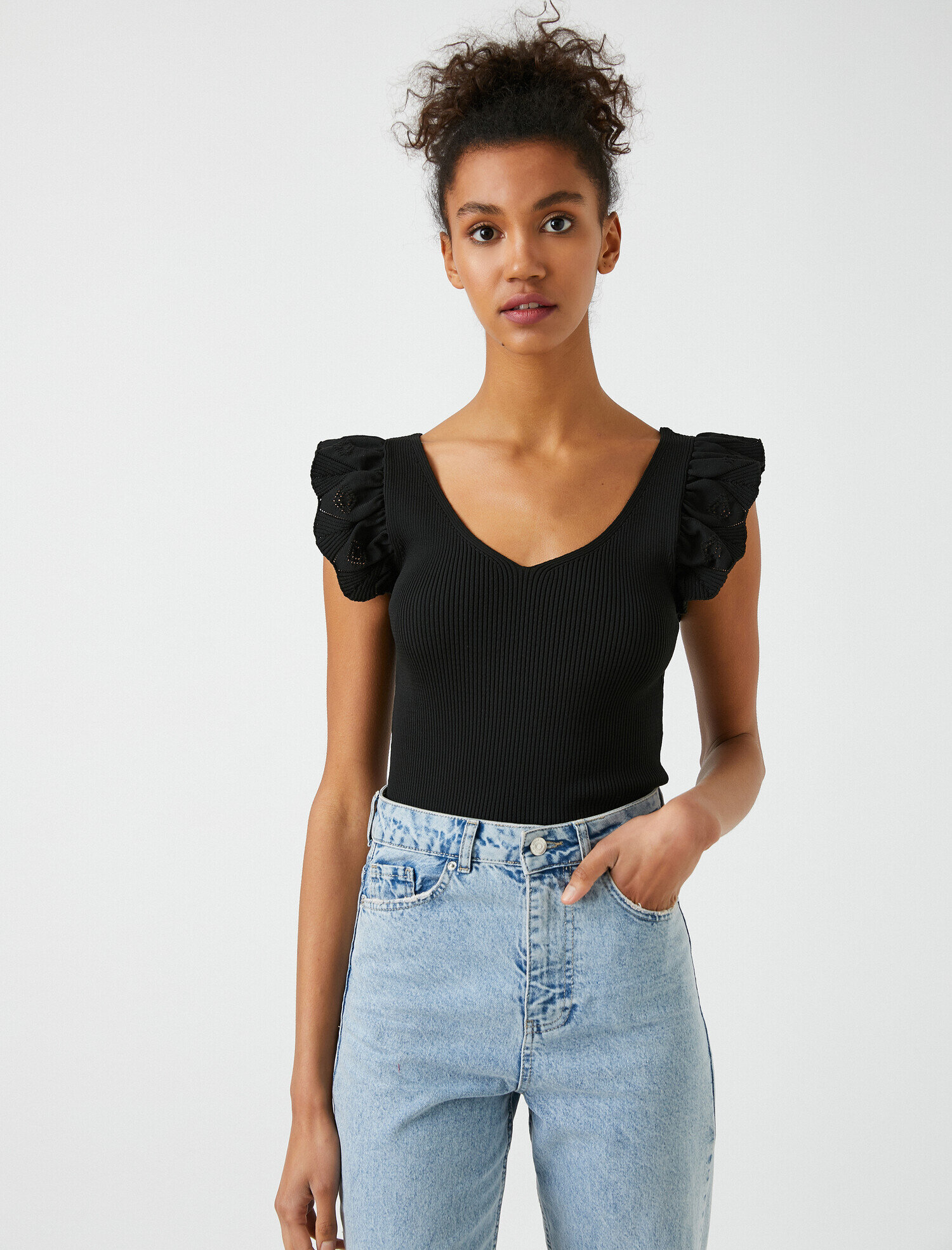   V Yaka Fırfırlı Atlet