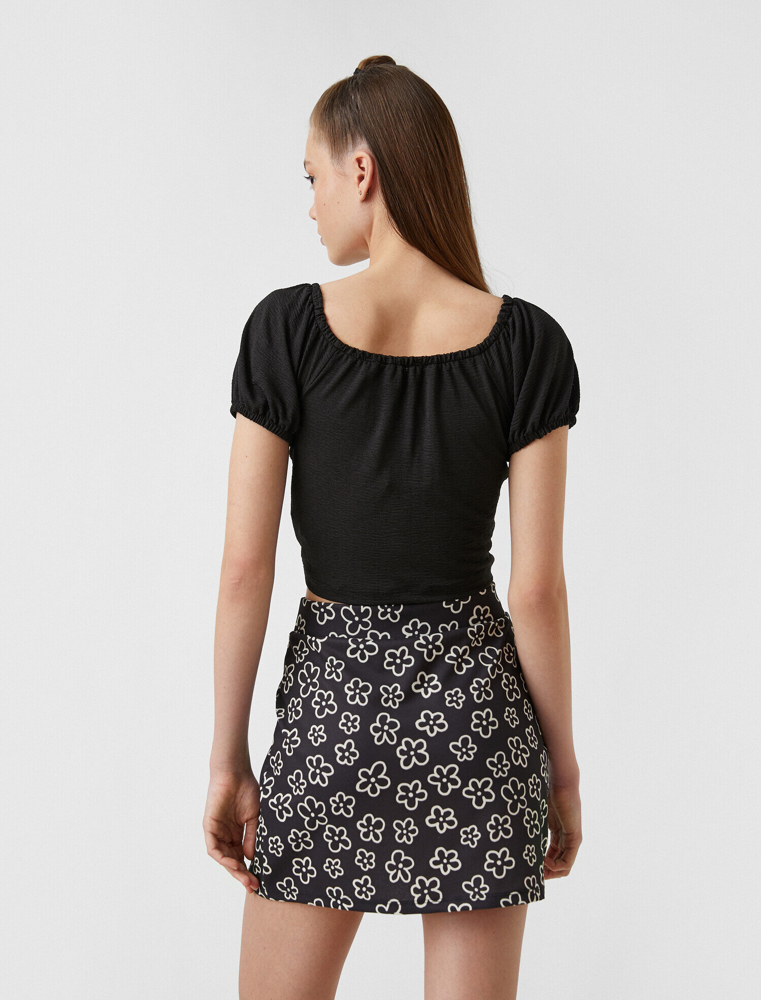   Büzgülü Crop Tişört