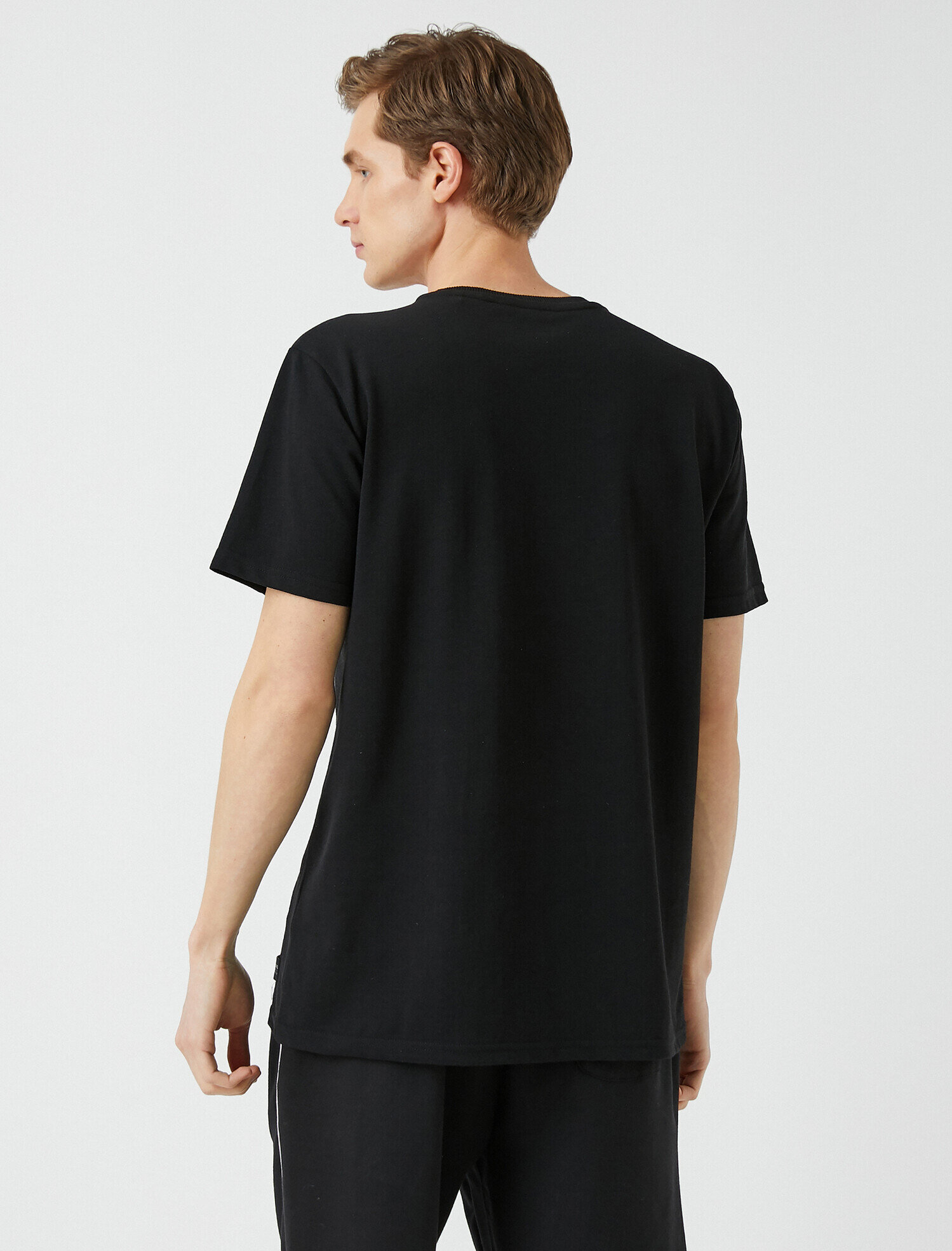   Standart Fit Basic Tişört