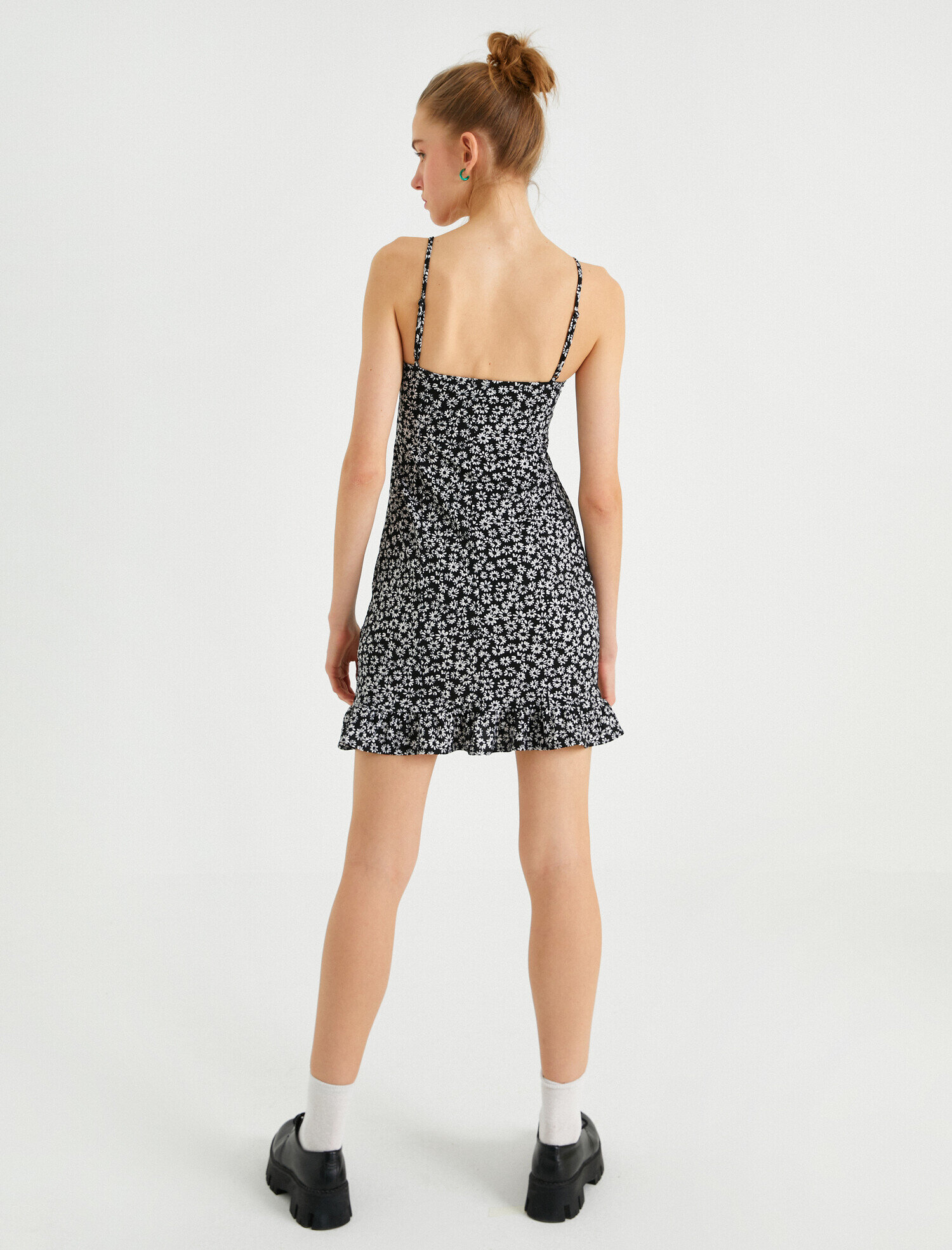   İnce Askılı Fırfırlı Mini Elbise