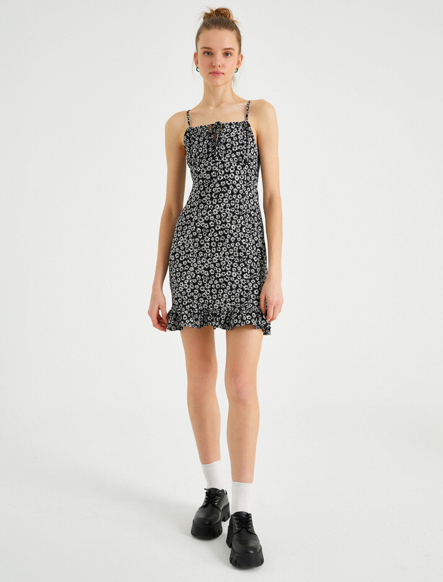   İnce Askılı Fırfırlı Mini Elbise