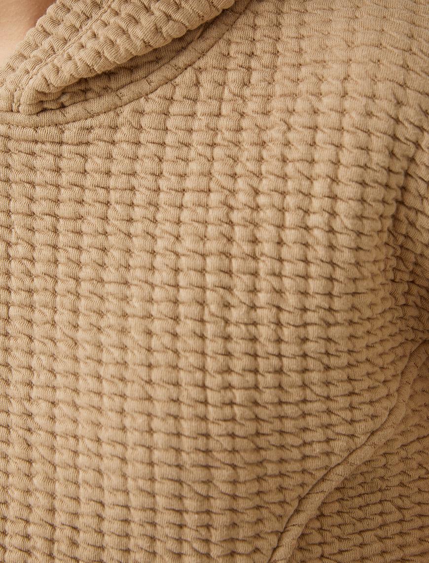   Kapüşonlu Cepli Sweatshirt