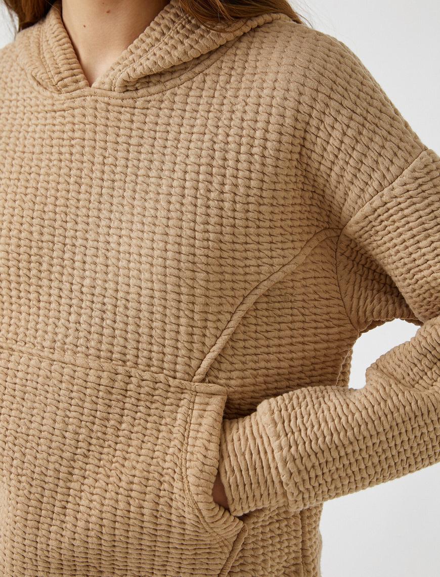   Kapüşonlu Cepli Sweatshirt