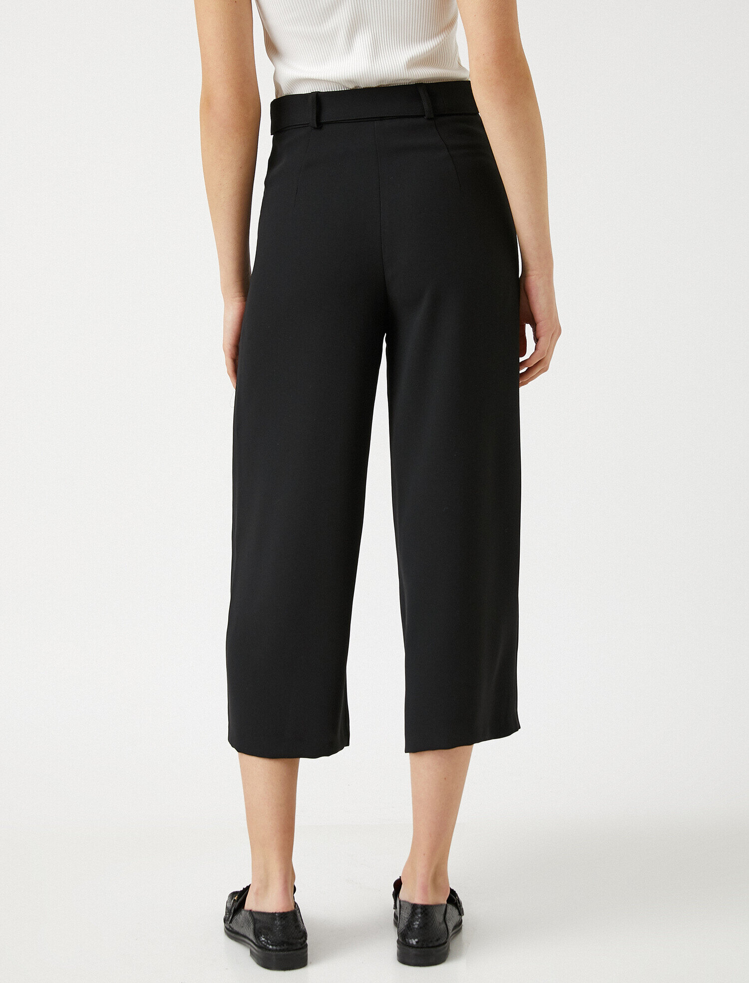   Beli Bağlamalı Bol Paça Crop Pantolon