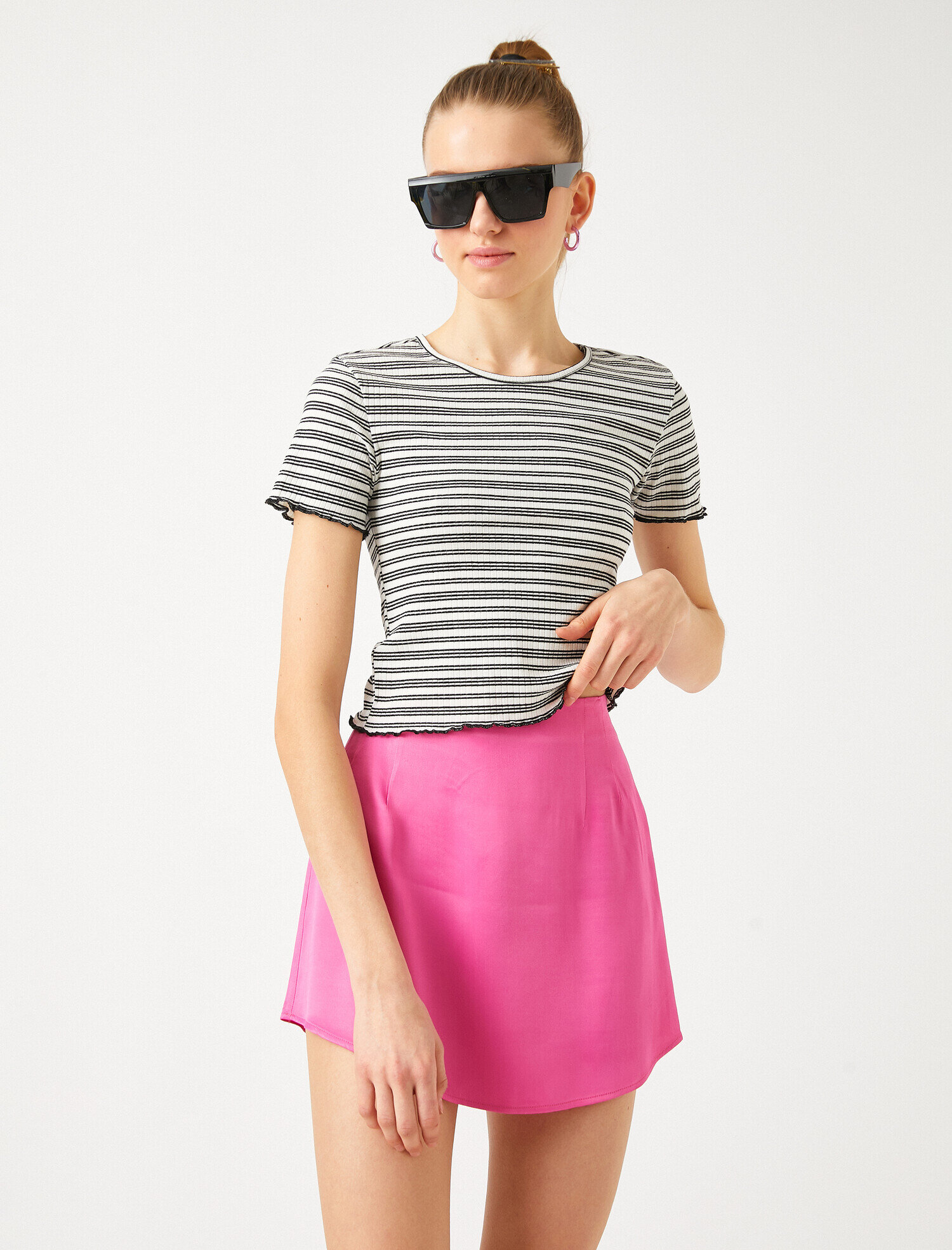   Kısa Kollu Bisiklet Yaka Tişört