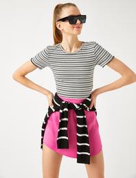 Kısa Kollu Bisiklet Yaka Tişört