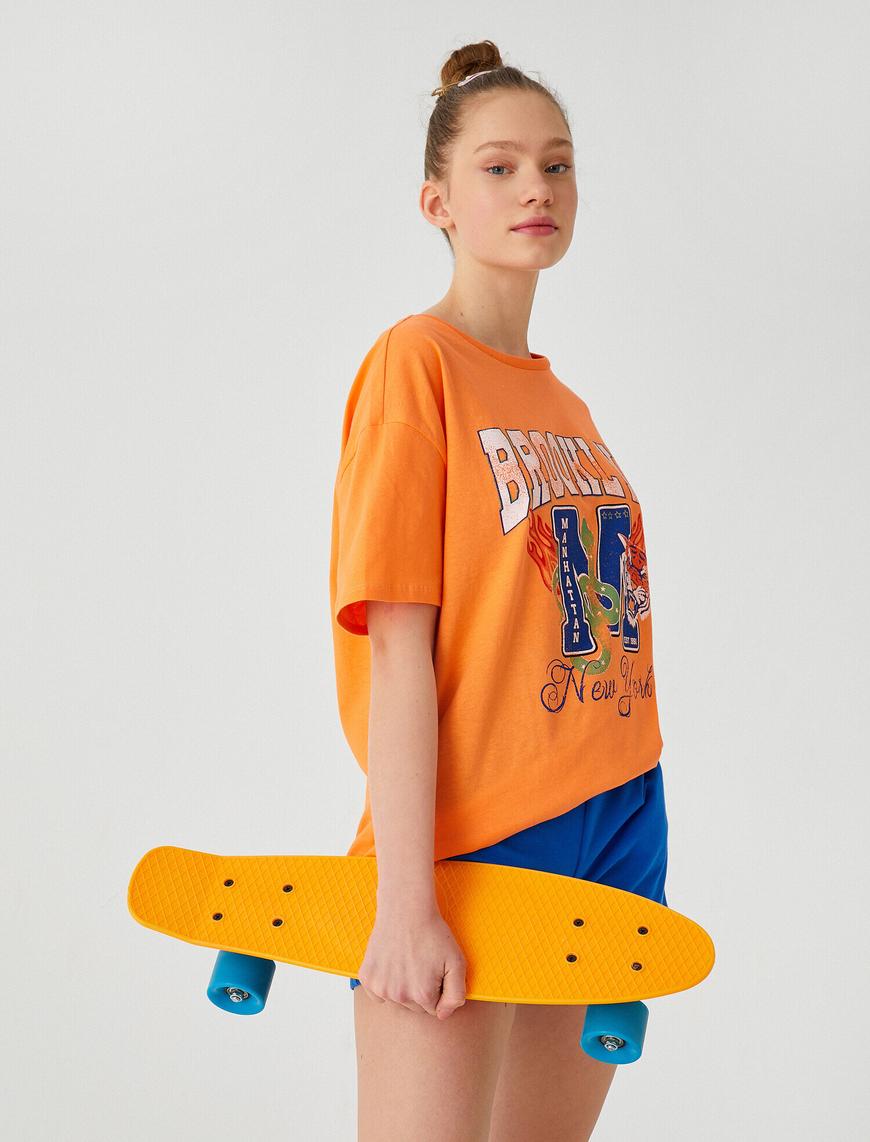   Kısa Kollu Oversize Tişört