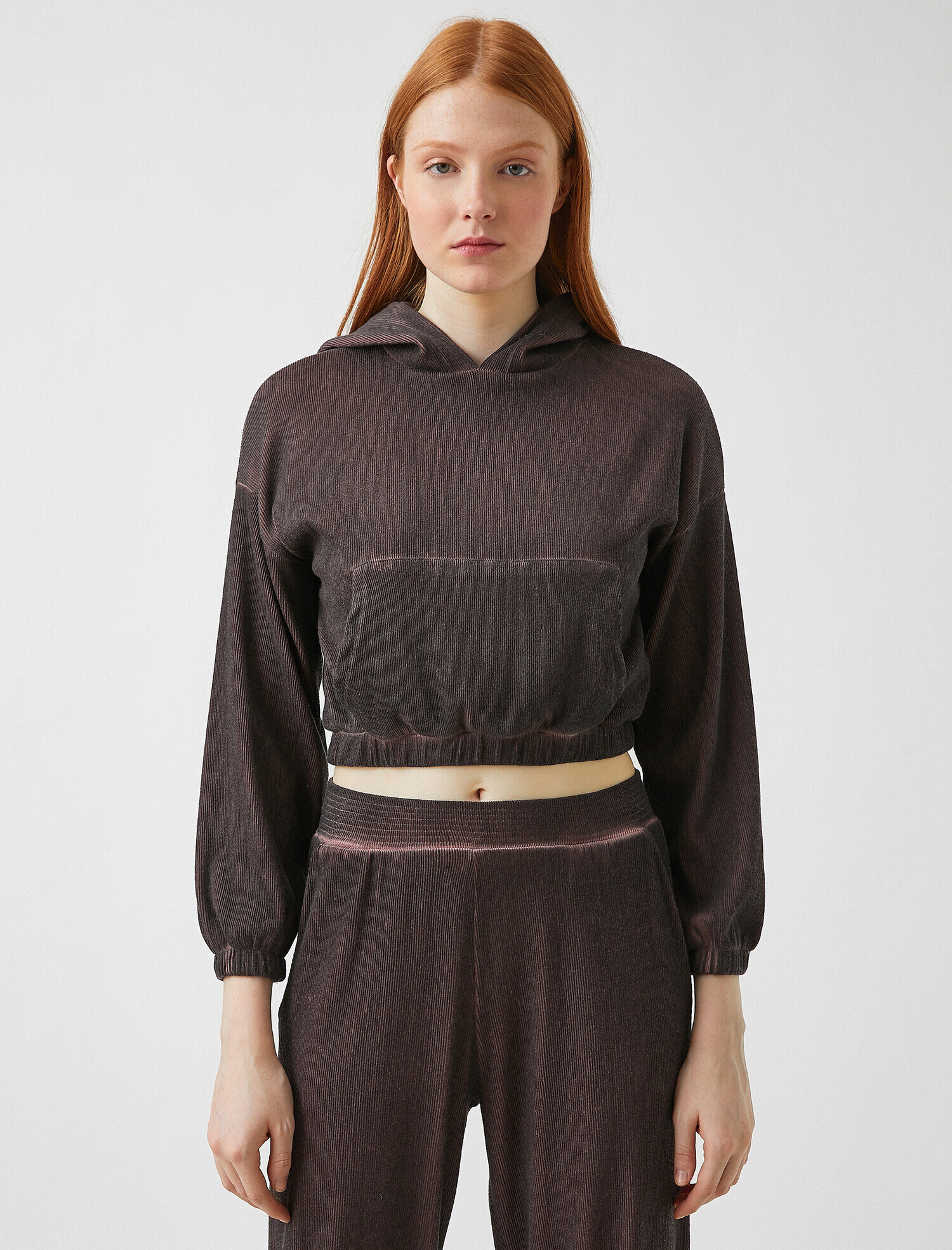   Kapüşonlu Cepli Sweatshirt