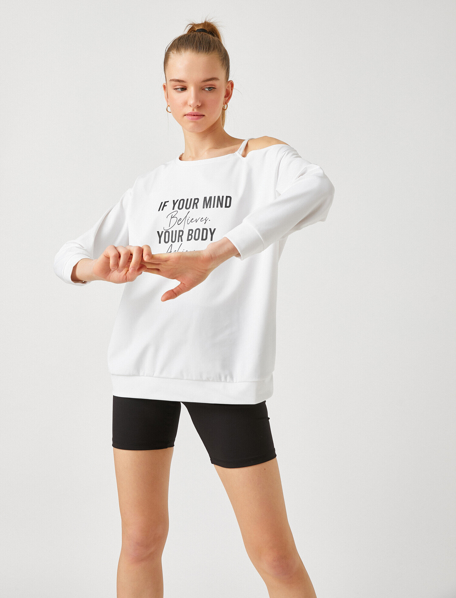   Omuz Detaylı Spor Sweatshirt