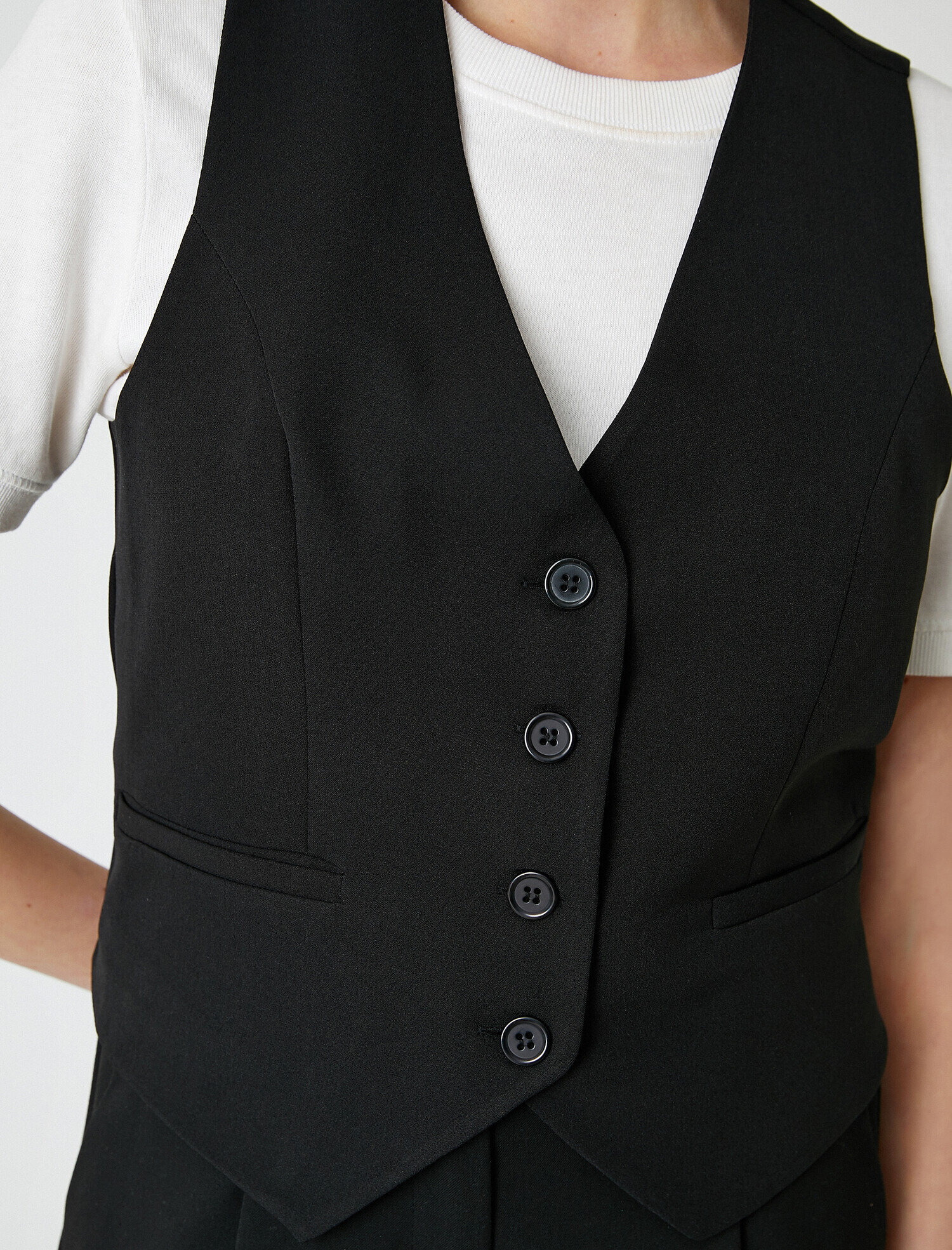   V Yaka Düğmeli Yelek