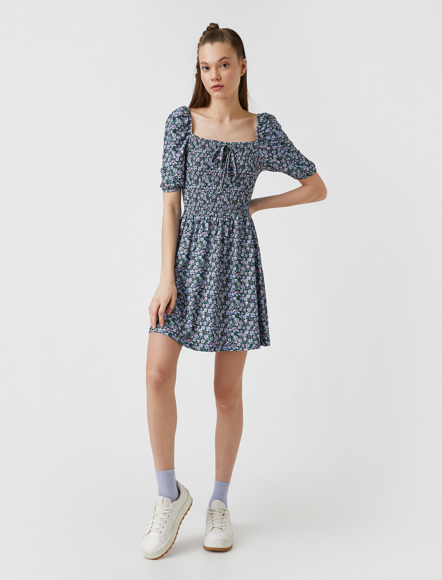 Kısa Kollu Mini Elbise