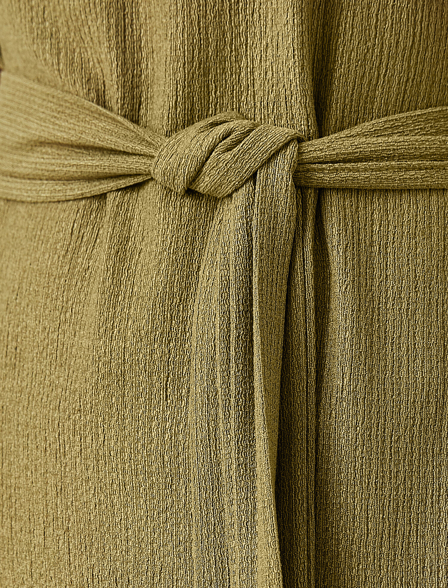   Omzu Açık Kuşaklı Midi Elbise