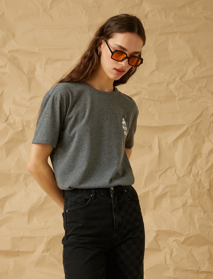  Disney Lisanslı Bisiklet Yaka Kısa Kollu Baskılı Tişört