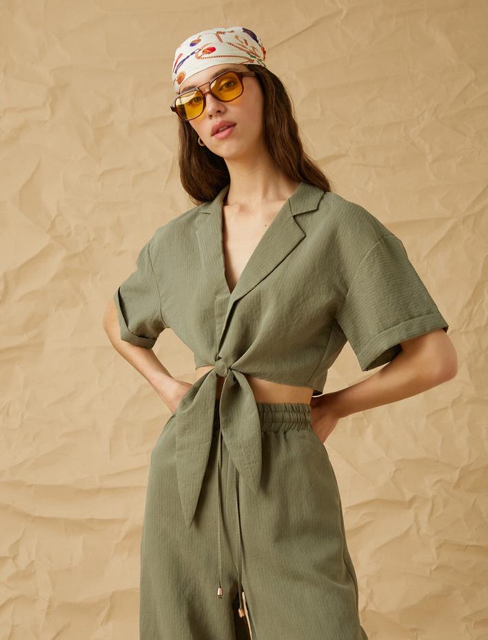  V Yaka Beli Bağlamalı Kısa Kollu Crop Gömlek