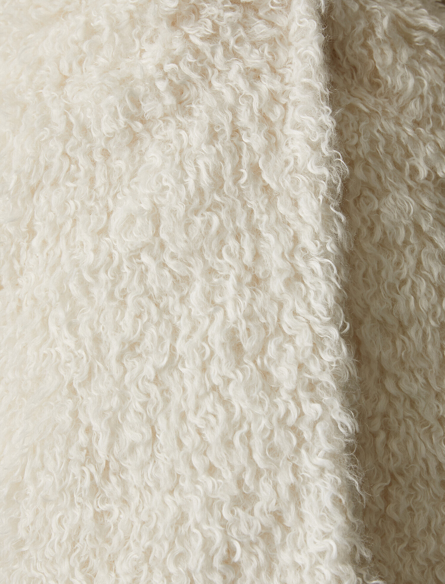   Katlı Yaka Pelüş Uzun Kaban