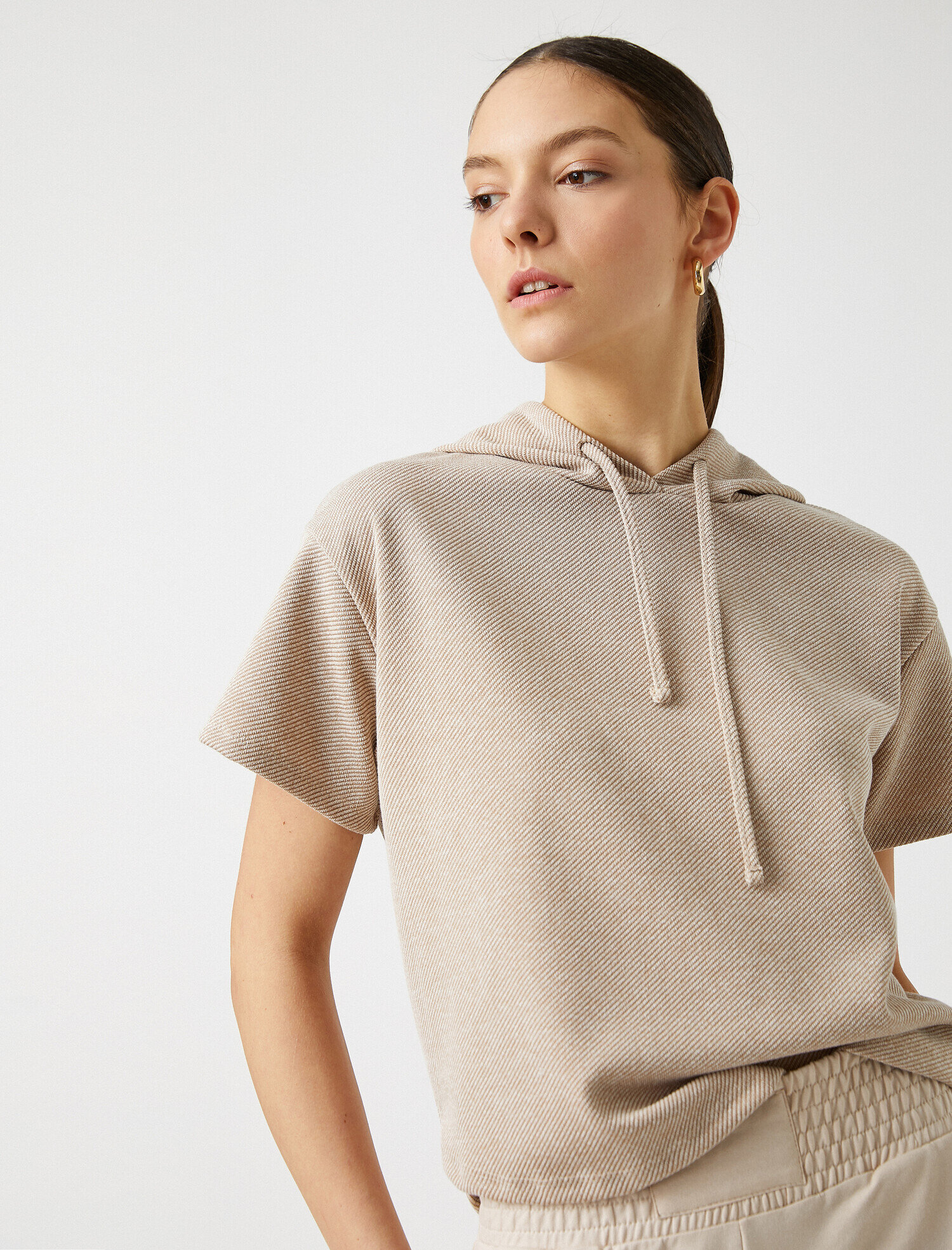   Kapüşonlu Kısa Kollu Tişört