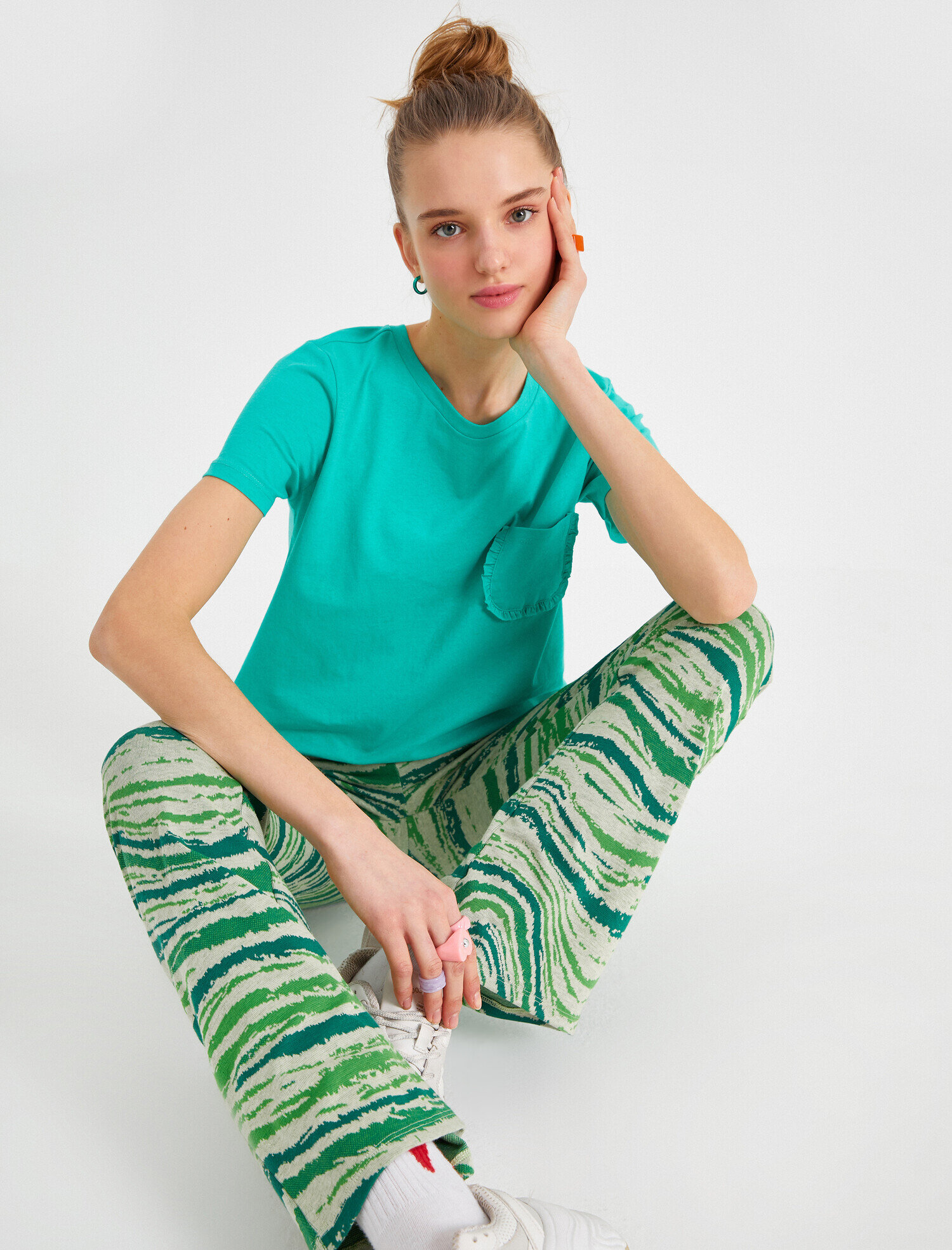   Kısa Kollu Bisiklet Yaka Tişört