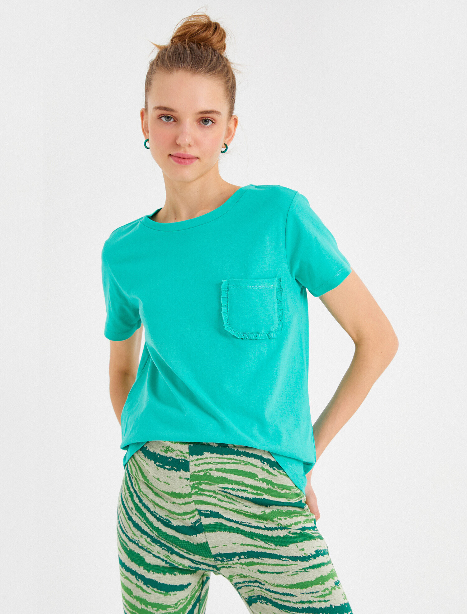   Kısa Kollu Bisiklet Yaka Tişört