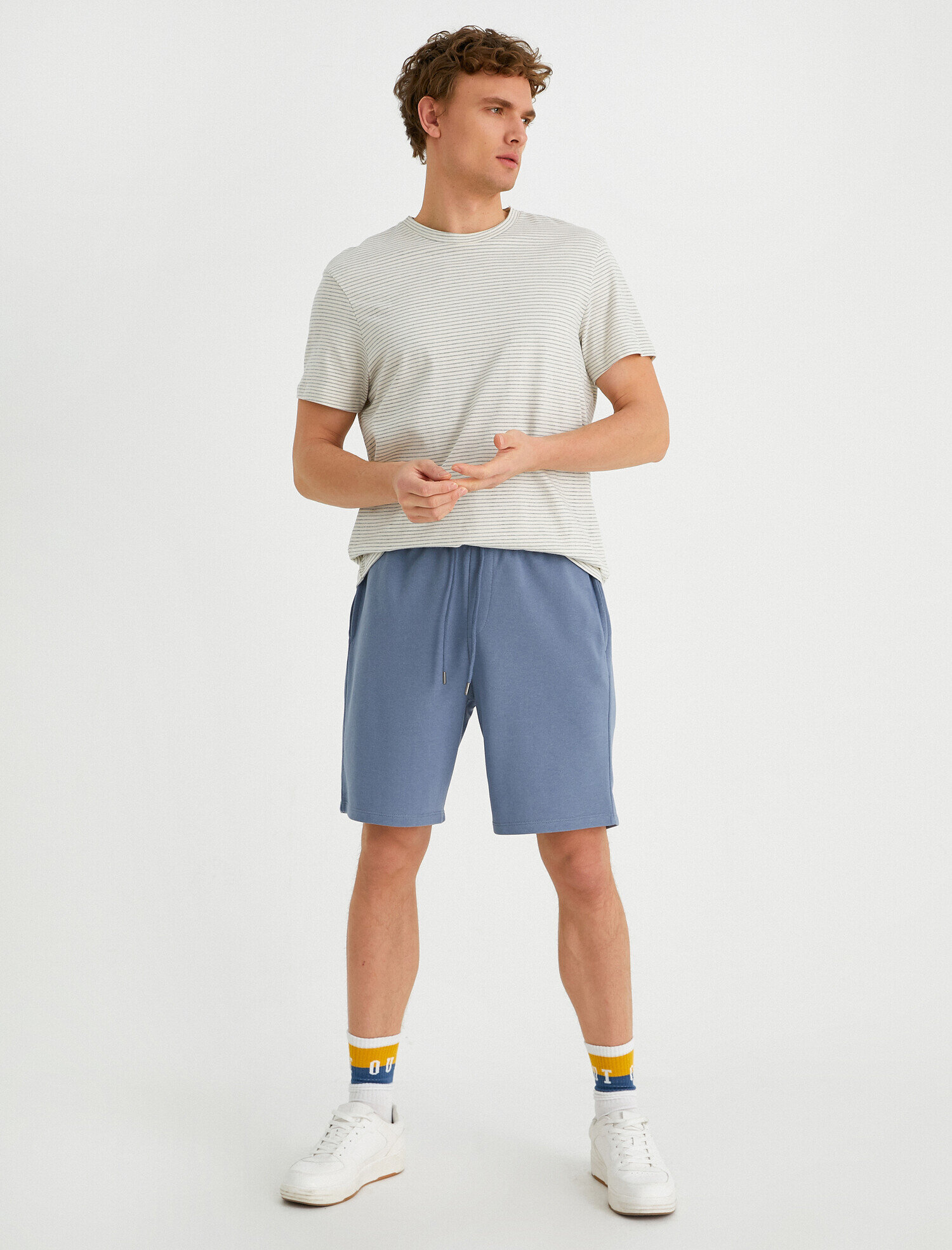   Dar Kesim Şort Beli Bağcıklı